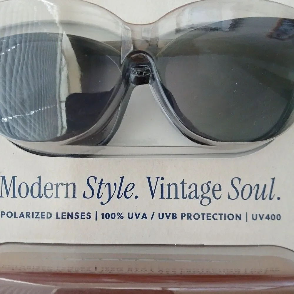 FOSSIL Polarized Womens Sunglasses New In Sealed Package